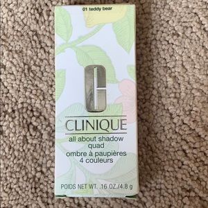 Clinique Eyeshadow, 01 Teddy Bear palette name